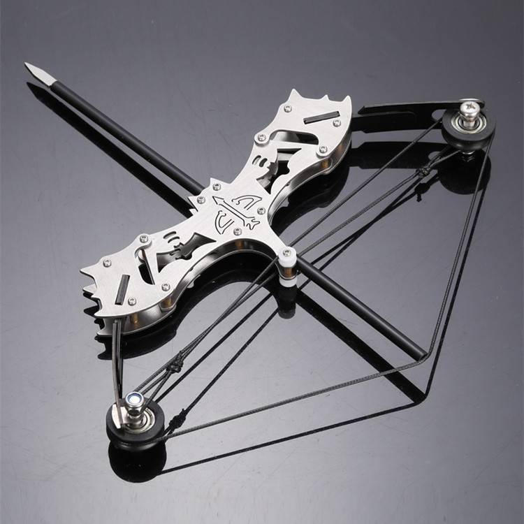 22 cm bow + 5 arrows + tools + target paper